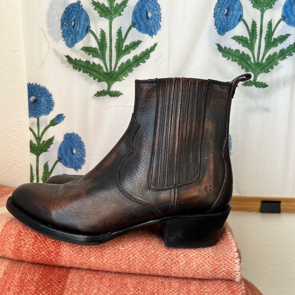 Frye Sacha Western Chelsea Boots 6.5